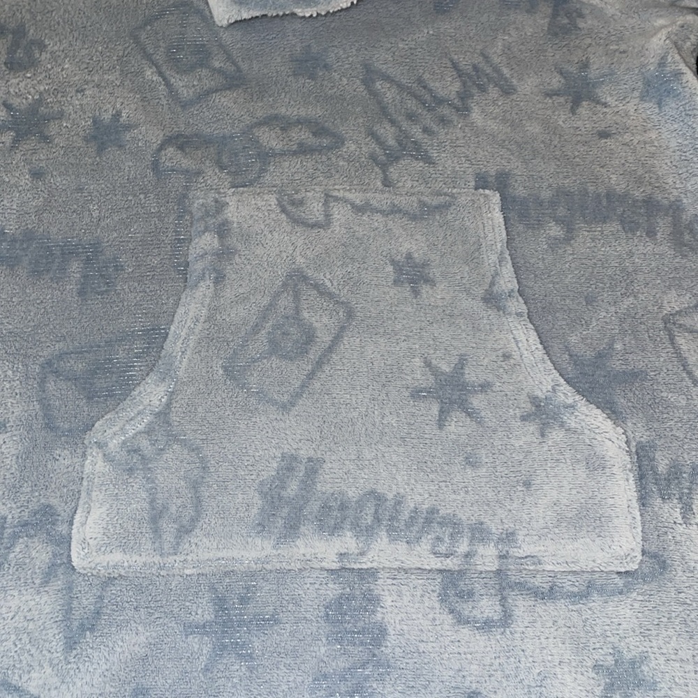 Wizarding World Of Harry Potter Light Blue Plush Snuggie - Picture 6 of 8